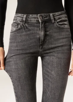 Jeans Elasticizzati a Zampa