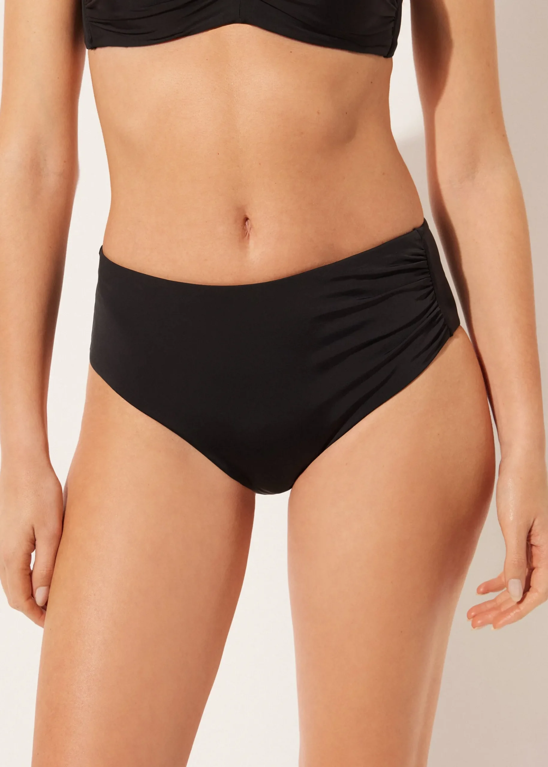 Slip Contenitivo Costume Indonesia
