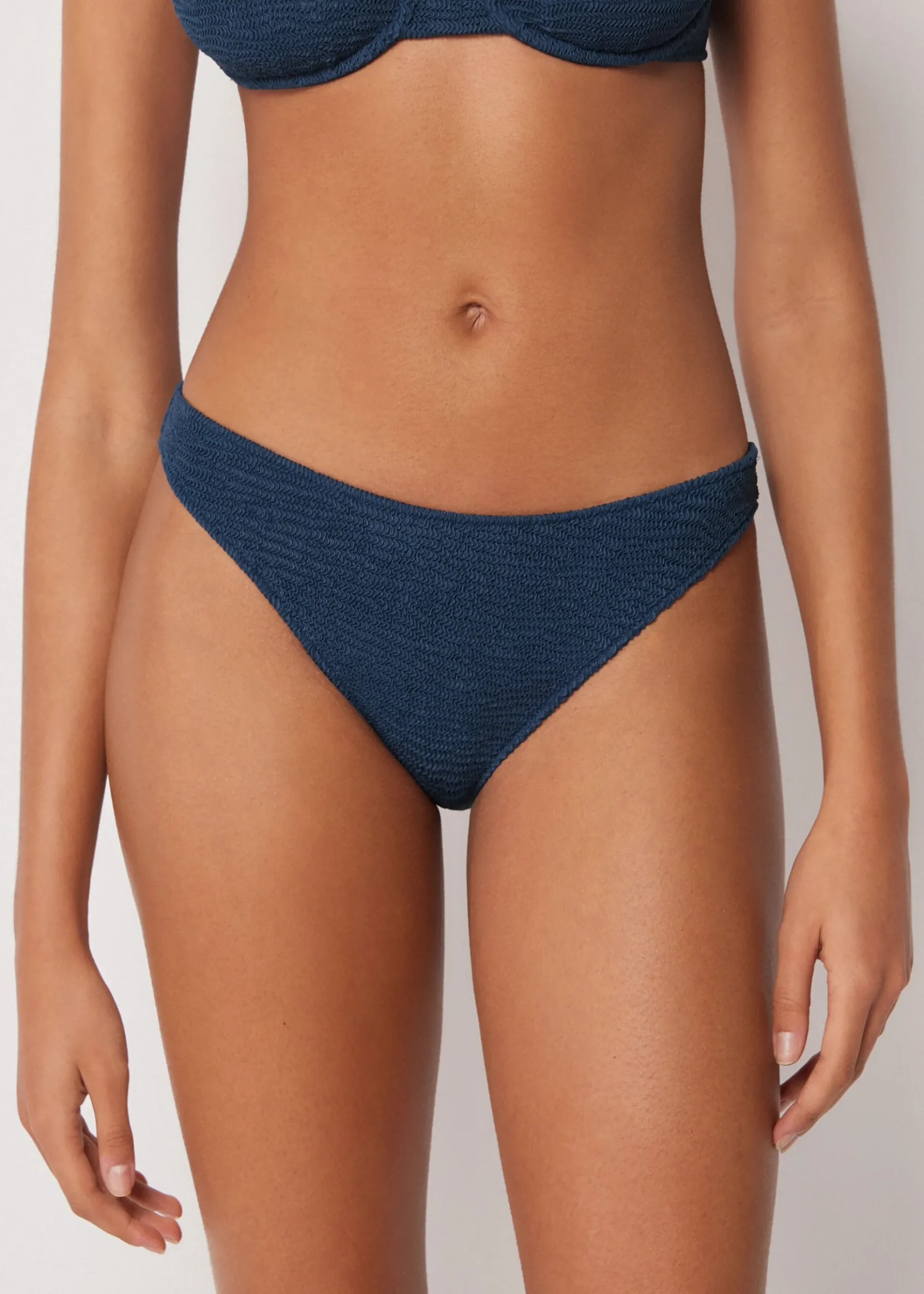 Slip Costume Crinkle Waves